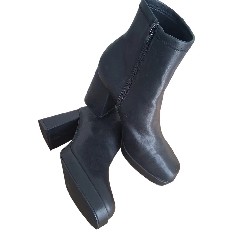 Steve Madden PU Whimsigoth‎ Chunky Platform Women's size 9.5 M Square Toe Boots